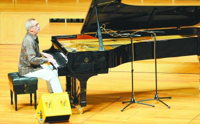 与爵士钢琴演奏家维克里奇共度精彩爵士之夜