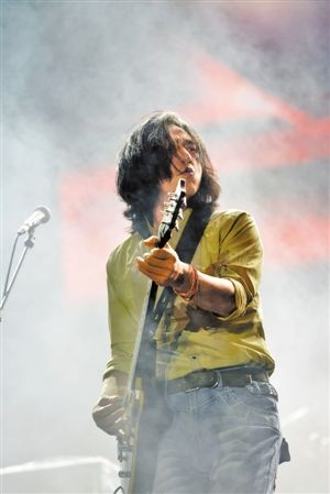 唐朝全新专辑《芒刺》于11月推出 持续对音乐的信念