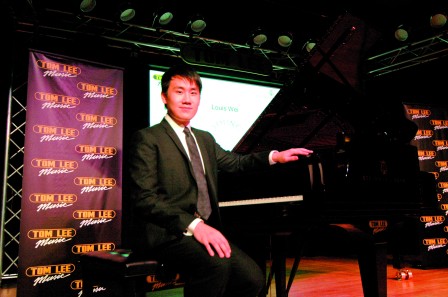 16岁华裔魏宁晋身施坦威钢琴家