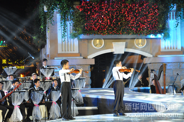 第二届成都鹭岛消夏音乐会绽放&ldquo;夏日最后一朵玫瑰&rdquo;