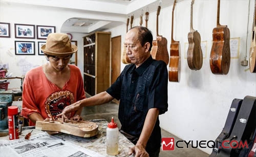 印尼蓝莓手工吉他