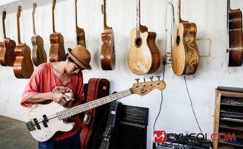 印尼蓝莓手工吉他