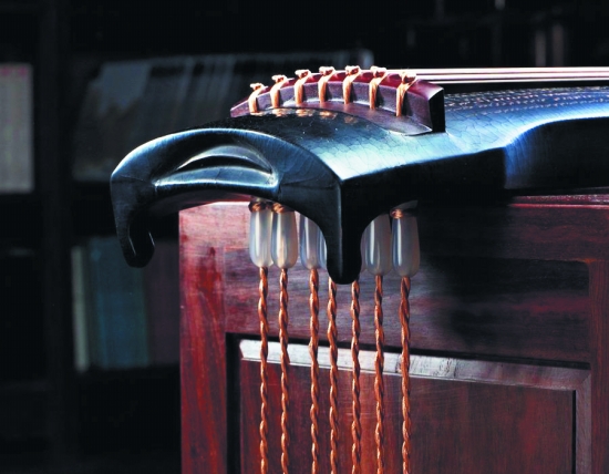 漳州长泰仿宋古琴在京拍出300万元高价