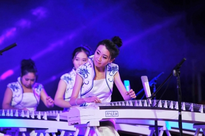 名家演奏会现场。刘江瑞 沈扬生 尹德勤 摄