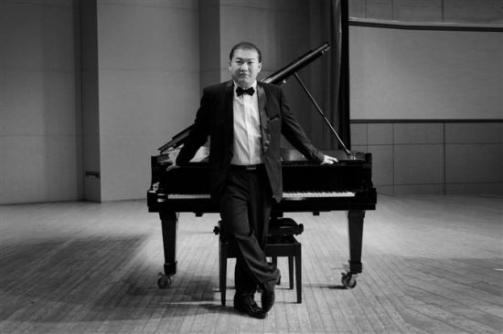 青年钢琴演奏家廖先冀