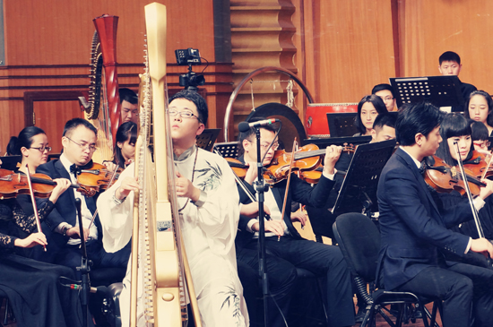 “盛世中国·和谐乐章——何谐交响作品音乐会”