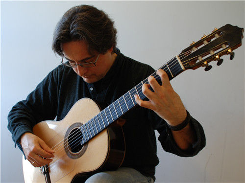 吉耶姆-佩雷兹教授