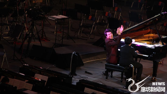郎朗2013圣诞钢琴音乐会拉开巡演序幕