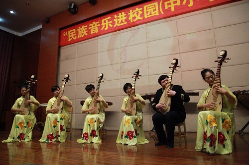 “民族音乐进校园”活动2014年演出结束明年3月再启帷幕