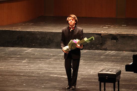 维塔利-比萨连科亮相上海 钢琴天才激情献演