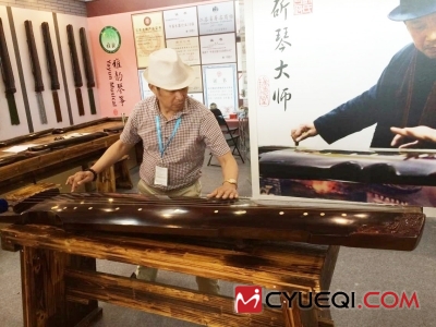 扬州史上最长古琴亮相北京乐器展