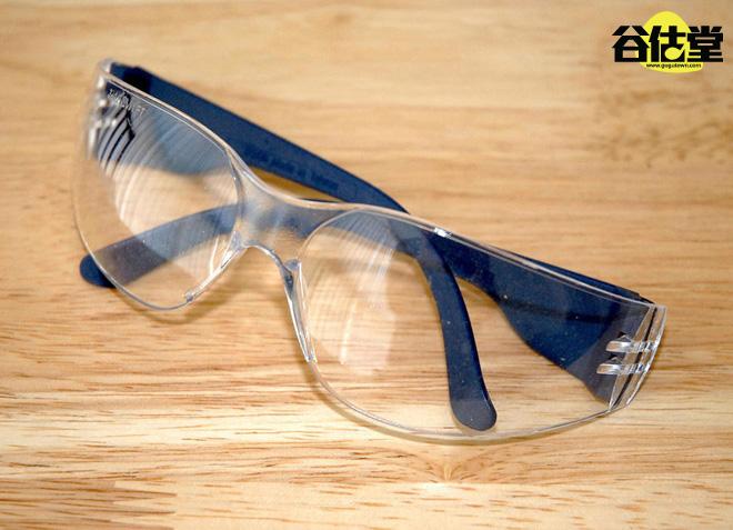 如何正确使用万能胶维修吉他