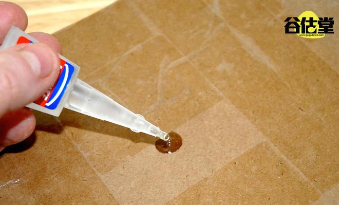 如何正确使用万能胶维修吉他