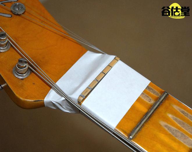 如何正确使用万能胶维修吉他