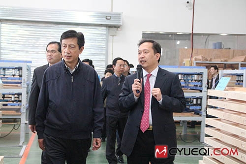 湖北省委常委尹汉宁考察柏斯钢琴生产基地