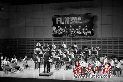 学子奏响新年音乐会