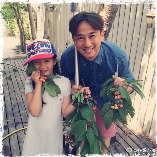 走高端国际路线的黄多多 用英文手写感谢信给钢琴老师