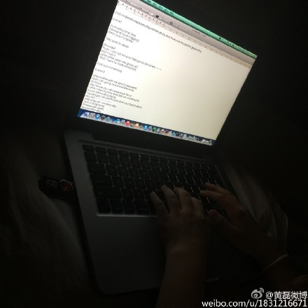 走高端国际路线的黄多多 用英文手写感谢信给钢琴老师