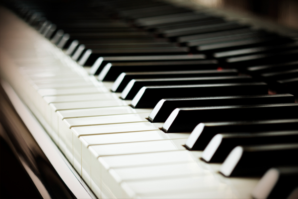 琴键内幕:钢琴为什么只有黑白两色