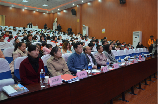 郑东新区首届少儿钢琴大赛已拉开帷幕