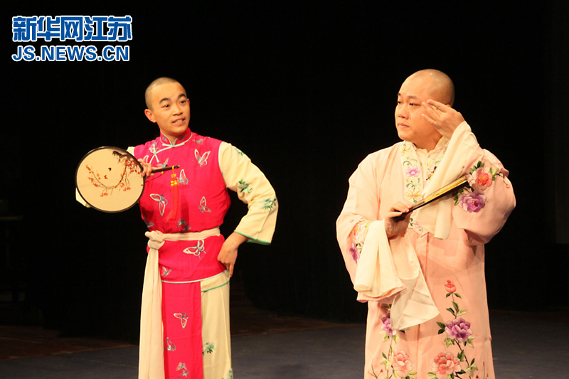 昆曲反串演出喜庆出炉