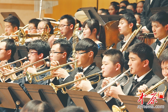 郑州二中2015年迎春音乐会在河南艺术中心举行