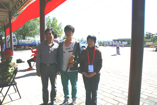 葫芦丝演奏家叶光照出席车道沟孝道文化节