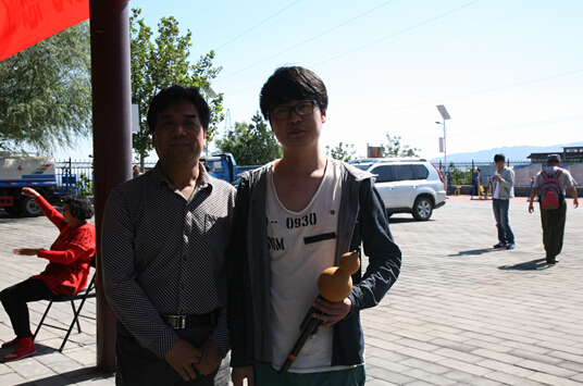 葫芦丝演奏家叶光照出席车道沟孝道文化节