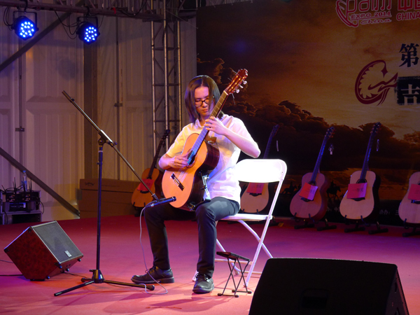 唱弹你的吉他梦