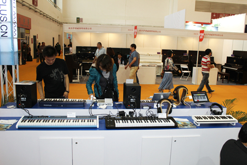 展商展台早知道，展会当天抢先到