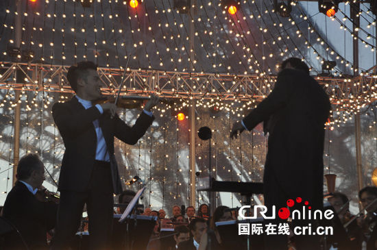 法国举行国庆音乐会 朗朗再度受邀献艺