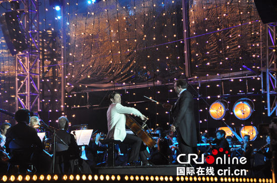 法国举行国庆音乐会 朗朗再度受邀献艺