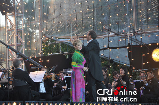 法国举行国庆音乐会 朗朗再度受邀献艺