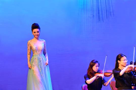 温森岚独唱音乐会圆满落幕 歌声征服观众