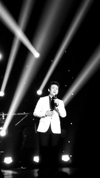 著名男高音歌唱家杨阳 举办无界音乐之旅音乐会