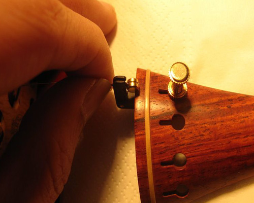 小提琴琴弦如何安装