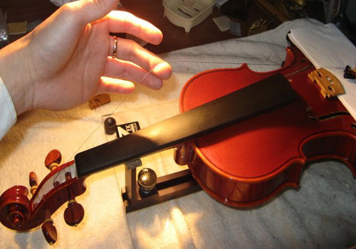 小提琴琴弦如何安装