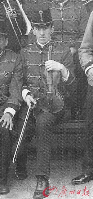 “泰坦尼克”小提琴90万英镑成交创纪录