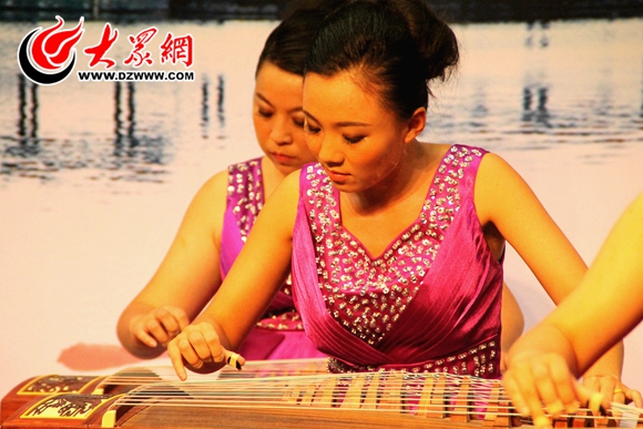 一曲古筝润心田，高山流水有神韵（图）