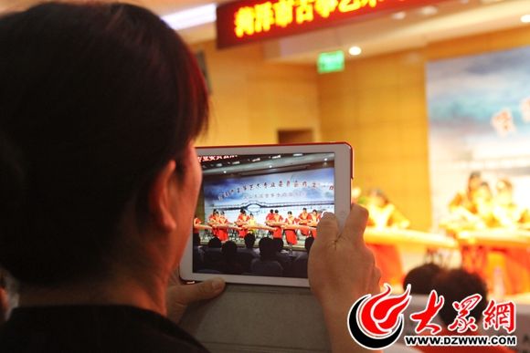 一曲古筝润心田，高山流水有神韵（图）