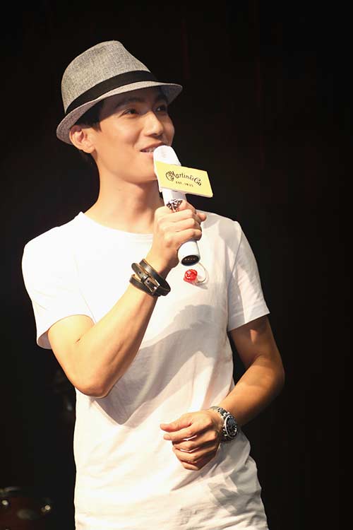 陈楚生牵手世界吉他品牌  成中国首位合作艺人