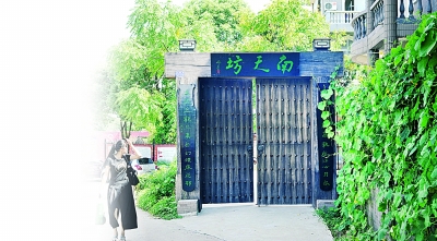 东湖畔有个“手工艺术村” 越南博士情迷古琴