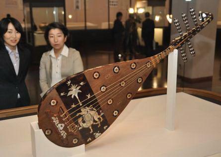 看杨贵妃、虞姬如何弹琵琶