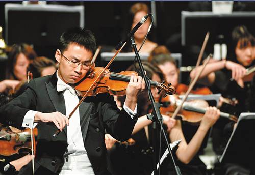 小提琴家高参 用青春演绎小提琴梦想