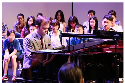 “耳朵也要思考”- 鼎石学生“音乐对话”国际钢琴大师
