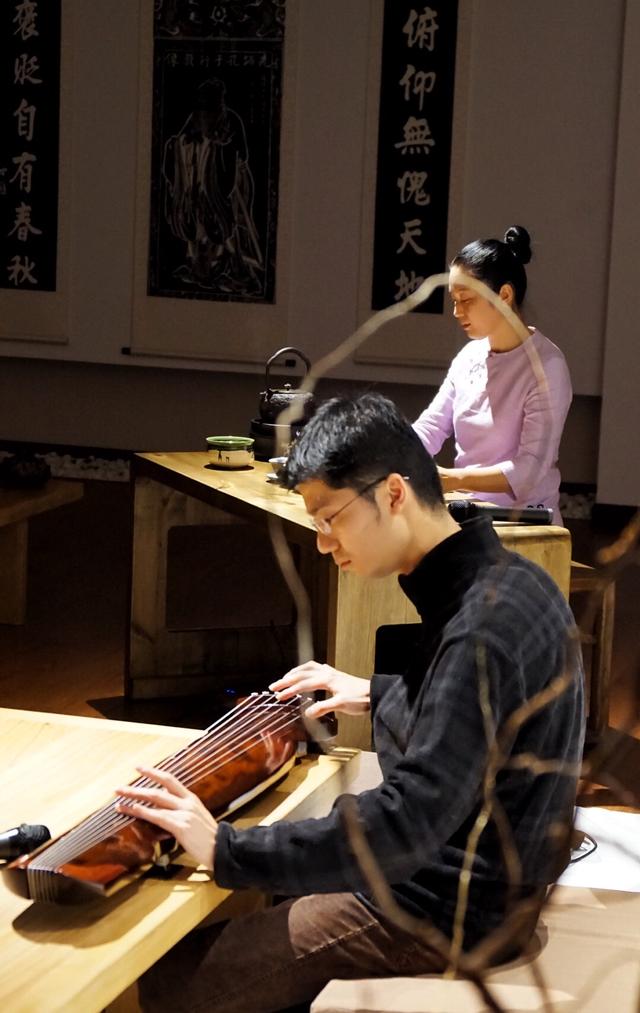 古琴大师巫娜办邀闺蜜跨界雅集