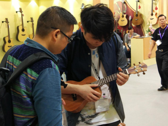 Nices 2016上海国际乐器展完美收官 Koaloha Boss现场指导