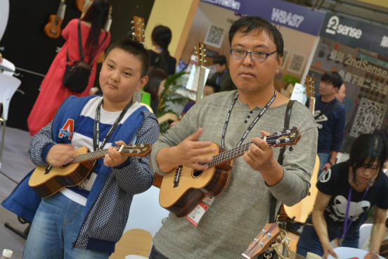 Nices 2016上海国际乐器展完美收官 Koaloha Boss现场指导