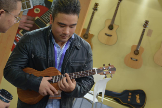 Nices 2016上海国际乐器展完美收官 Koaloha Boss现场指导