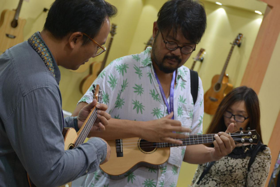 Nices 2016上海国际乐器展完美收官 Koaloha Boss现场指导